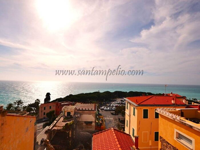 Appartamento con 5 locali in vendita in Centro Storico Sant'Ampelio, Bordighera