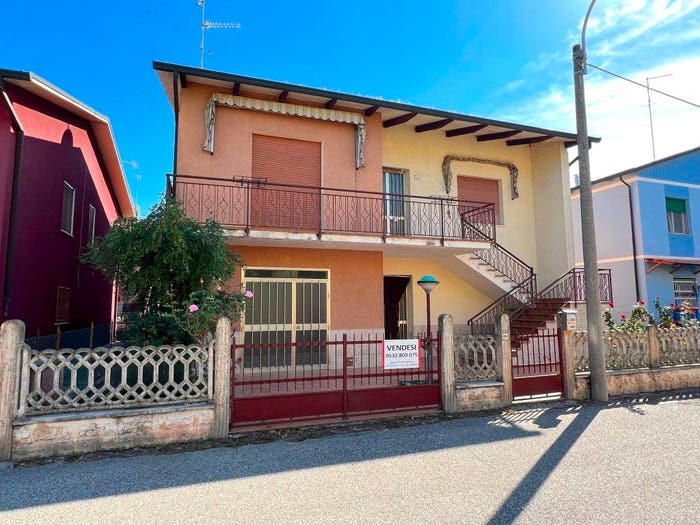 Casa con 6 locali in vendita in Via Firenze, Centro, Argenta