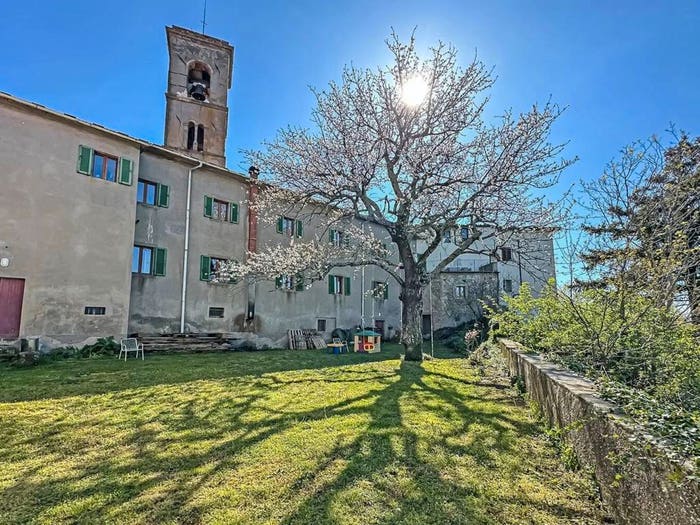 Casa con 6 locali in vendita in Piazza Dell'Arcipretura No Number, Centro, Castel del Piano
