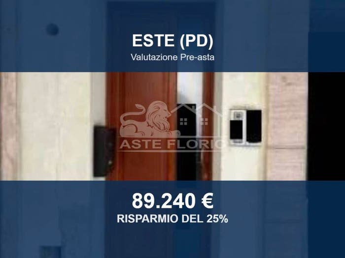 Appartamento quadrilocale in vendita in Via Camillo Benso di Cavour, Centro Storico, Este