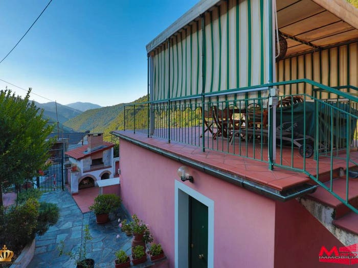 Casa con 6 locali in vendita in Salita Novelle, Testana, Avegno