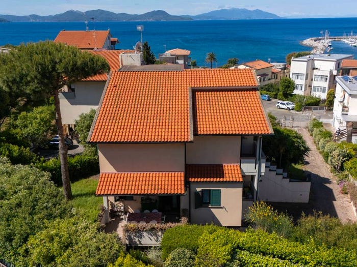 Casa con 6 locali in vendita in Via Nomellini, Centro, Piombino