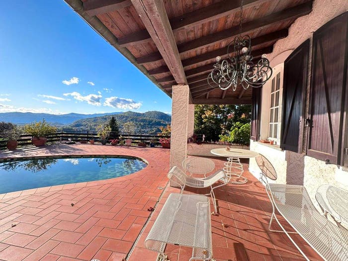 Casa con 6 locali in vendita in Via Mentana, Gemonio
