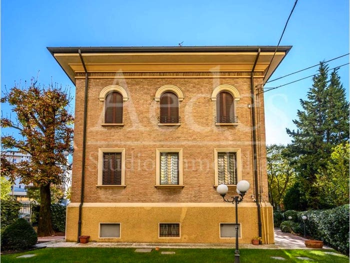 Casa con 6 locali in vendita in Sant'Agnese Università, Modena