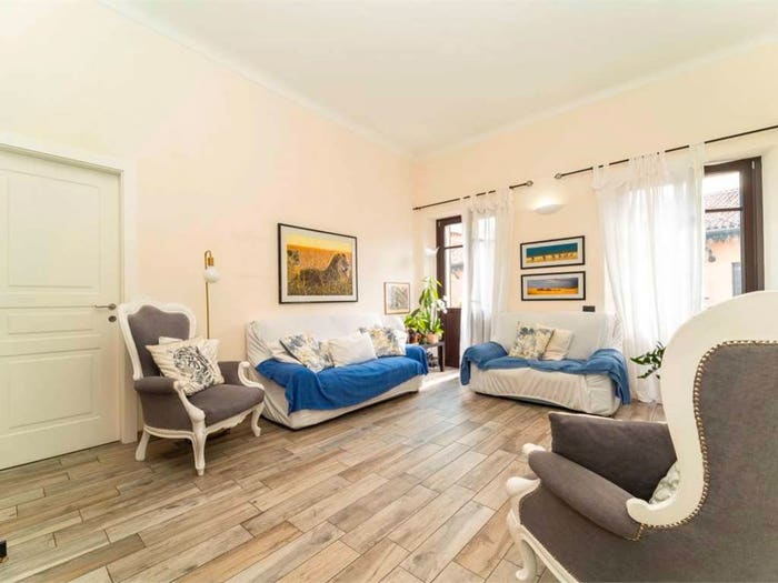 Appartamento con 6 locali in vendita in via Des Geneys, Centro, Pinerolo