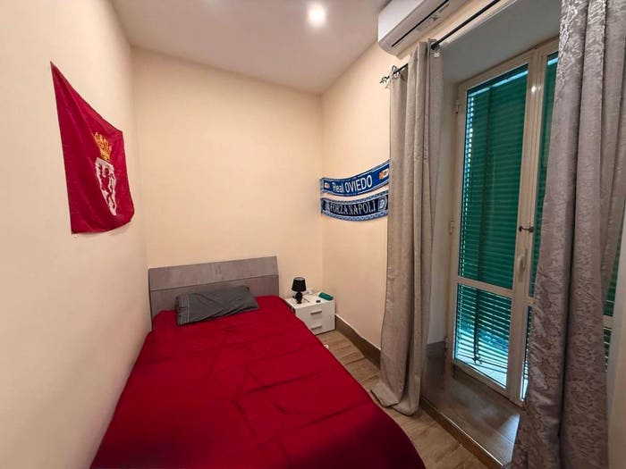 Appartamento trilocale in vendita in Vico Sopramuro Ave Gratia Plena, Tribunali, Napoli