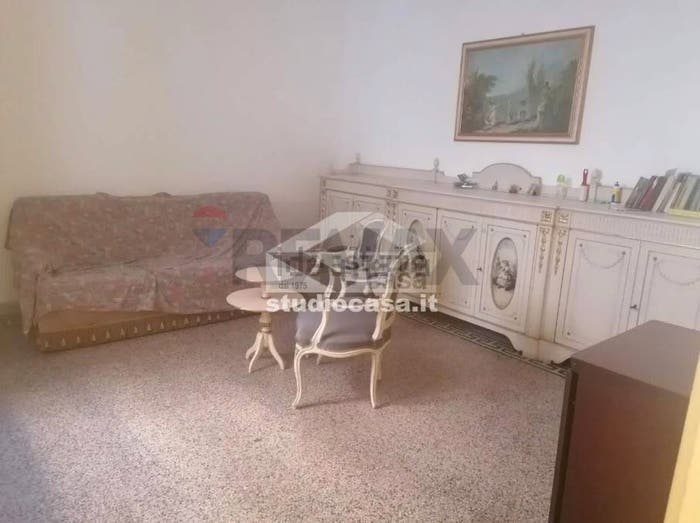 Appartamento trilocale in vendita in Via Esterna Spiaggia delle Forche, Centro, Crotone