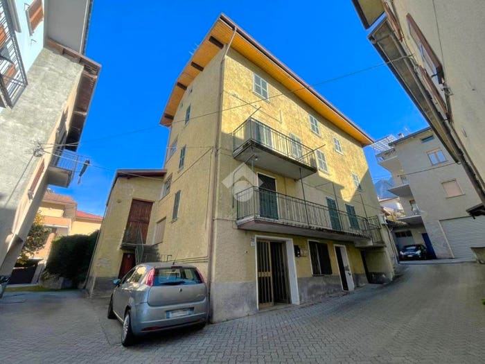 Casa con 6 locali in vendita in Via Don Cusini, Centro, Talamona