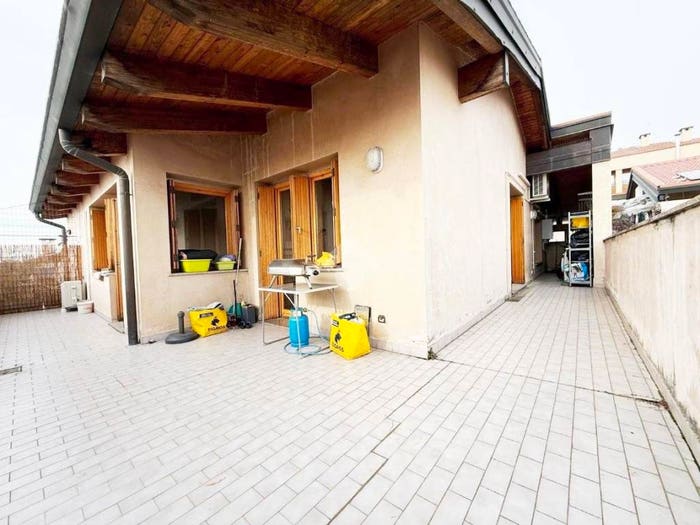 Appartamento trilocale in vendita in Piazza Alcide de Gasperi, Gerenzano
