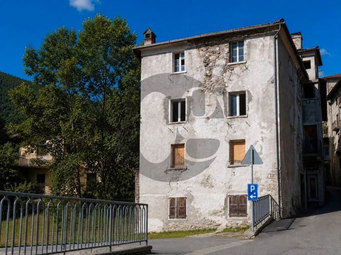 Casa con 6 locali in vendita in Via Stella, Vezza d'Oglio