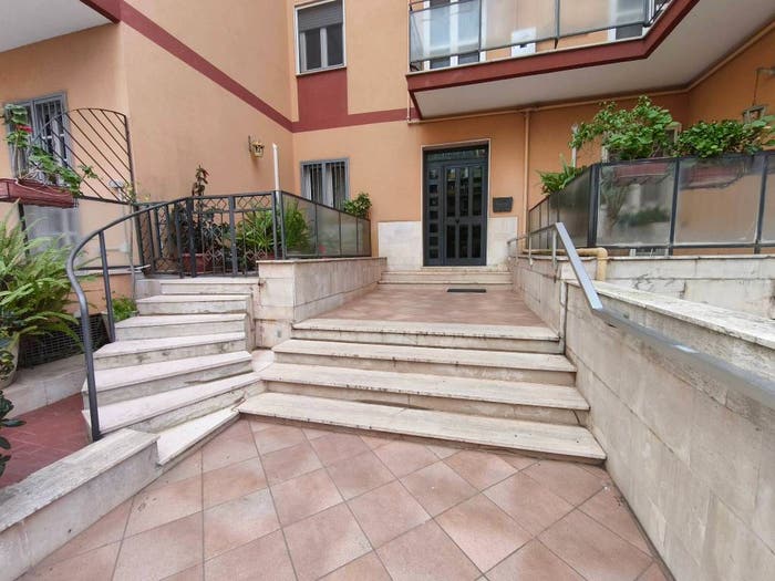 Appartamento quadrilocale in vendita in Via Achille Grandi, Commenda, Brindisi