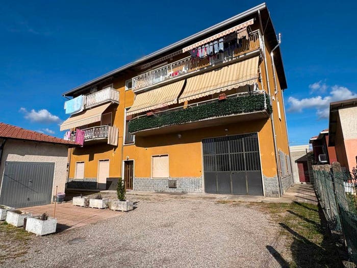 Appartamento trilocale in vendita in Via Onorevole Giovanni Gasparoli, Cassano Magnago