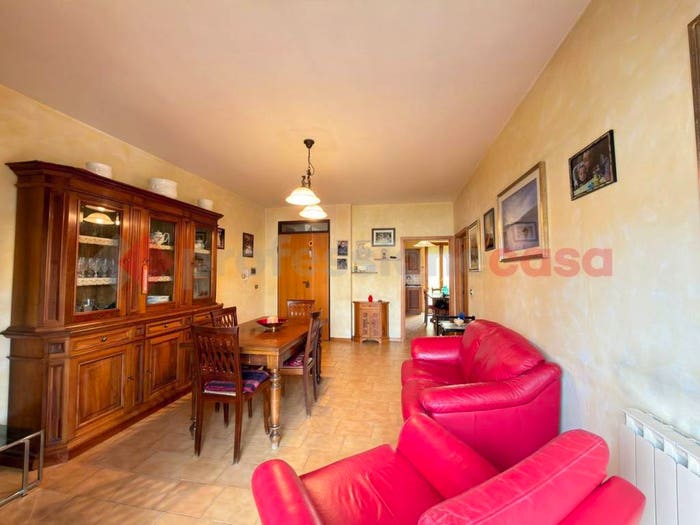 Appartamento quadrilocale in vendita in Via Buonconte da Montefeltro, Catona, Arezzo