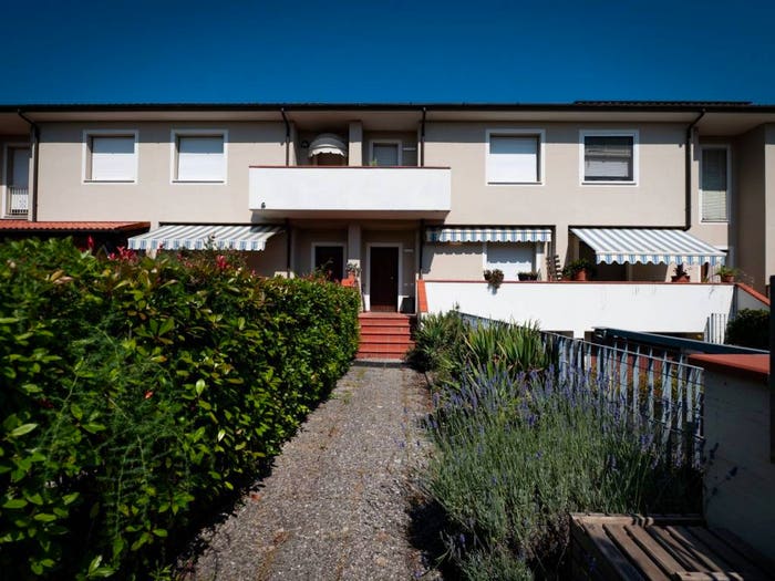 Casa con 6 locali in vendita in Centro, Agliana