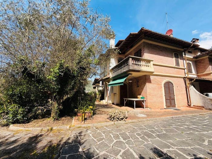 Casa con 6 locali in vendita in Via del Cavatore, Centro, Carrara