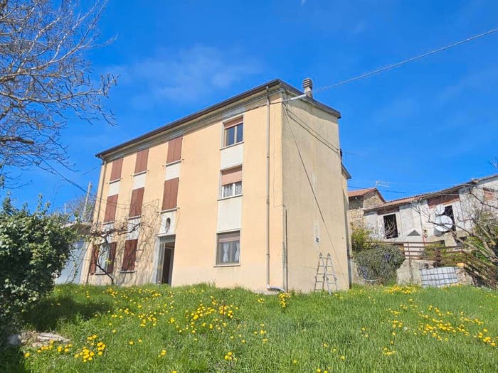 Casa con 5 locali in vendita in Località Ferrari, Bore