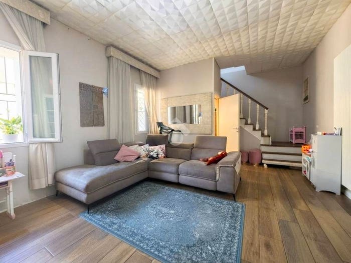 Casa con 5 locali in vendita in Via Natale di Roma, TrentolaDucenta