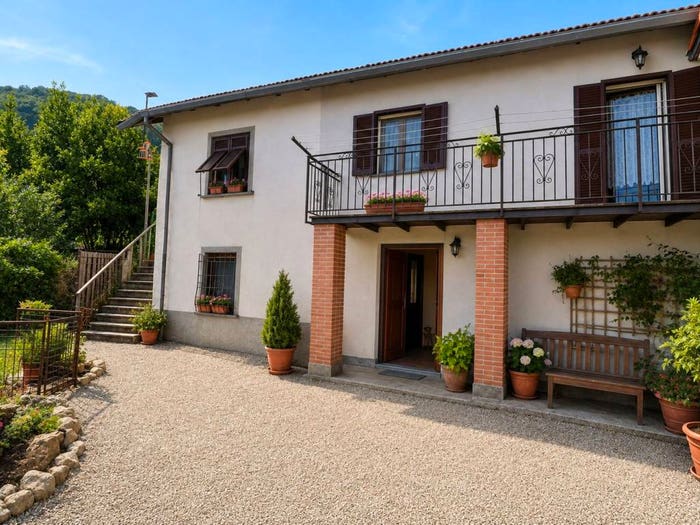 Casa con 6 locali in vendita in Via Brochette, Davagna