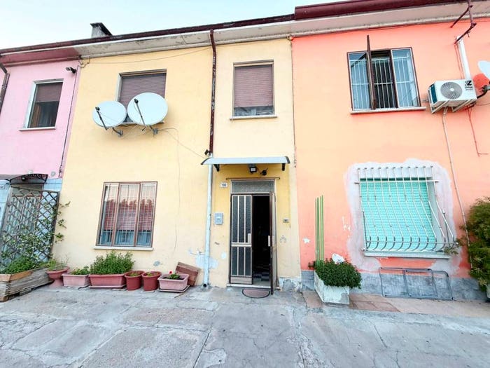 Casa con 6 locali in vendita in Via Govanni Falcone Paolo Borsellino, Centro, Nogara