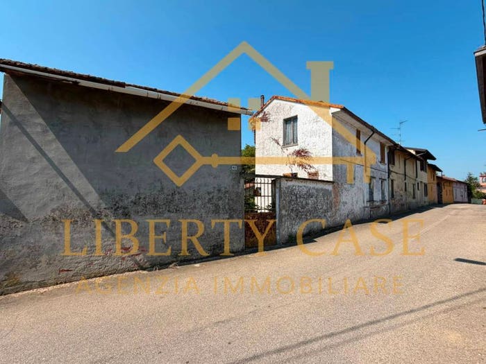 Casa trilocale in vendita in Via Fornino, Centro, Rosasco