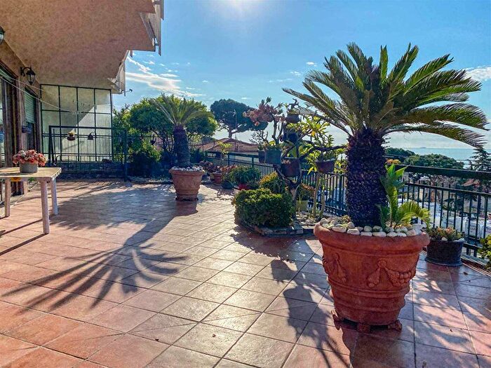Appartamento con 6 locali in vendita in via padre giovanni semeria, Foce Semeria, Sanremo