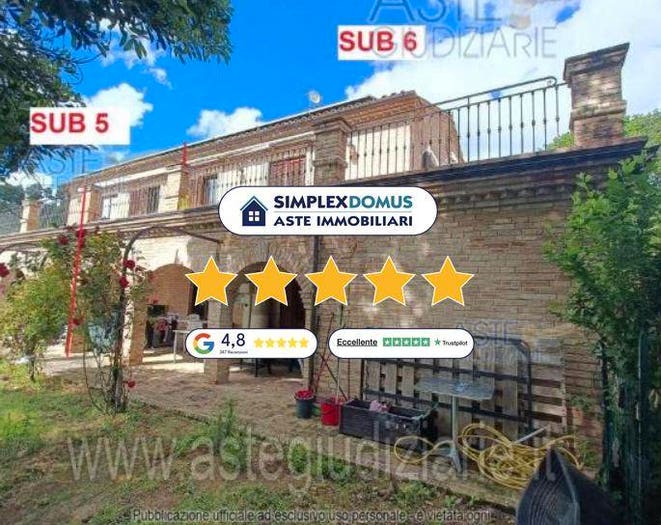 Appartamento con 6 locali in vendita in Via Valdicerro di Sopra, Centro, Loreto