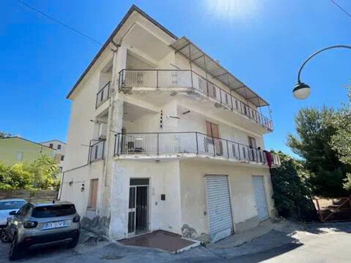 Casa con 6 locali in vendita in Via Colmarino, Centro, Miglianico