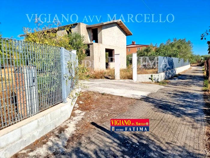 Casa con 6 locali in vendita in Strada del Salice, Salice Vecchio, Foggia