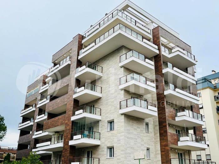 Appartamento trilocale in vendita in Via Mar della Cina, Torrino, Roma