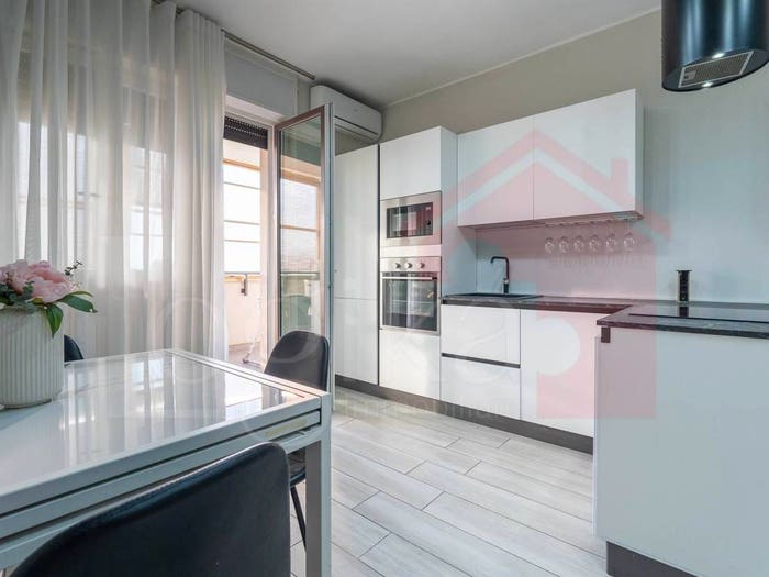 Appartamento trilocale in vendita in Via dei Pini, Centro, Pieve Emanuele