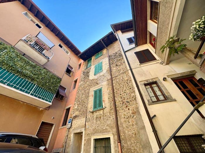 Casa quadrilocale in vendita in Via Cornelli, Centro, Vertova