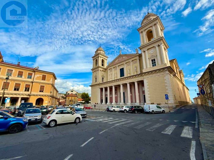 Appartamento trilocale in vendita in Salita de Ferrari, Porto Maurizio, Imperia