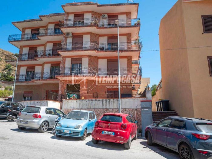Appartamento quadrilocale in vendita in Via libertà san filippo inf, Santa Lucia San Filippo, Messina