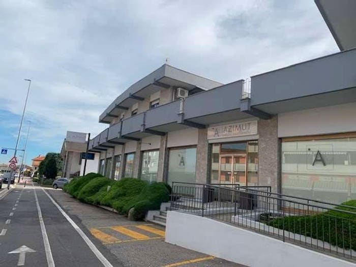 Casa con 6 locali in vendita in Centro, Borgomanero
