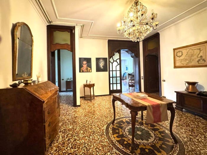 Casa con 6 locali in vendita in Via San Clemente, Centro, Valdagno