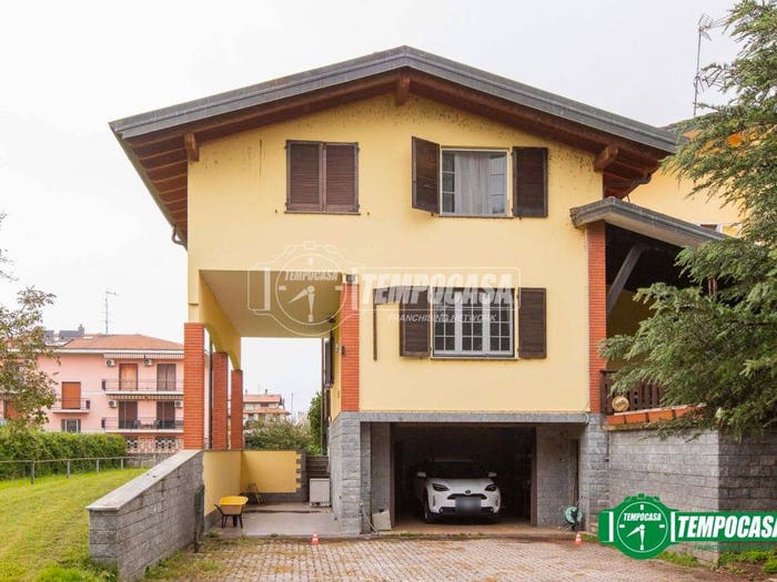 Casa con 6 locali in vendita in Sologno, Caltignaga
