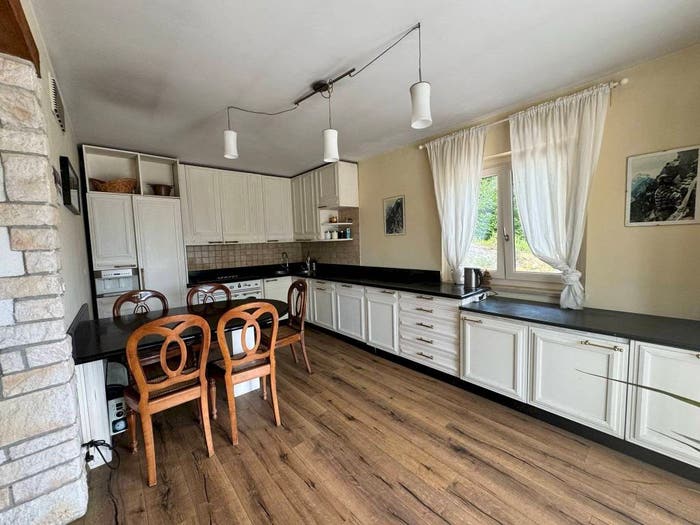 Casa con 5 locali in vendita in Località Rocciamaneod, Angrogna