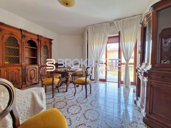 Appartamento con 5 locali in vendita in Marina di Carrara, Carrara