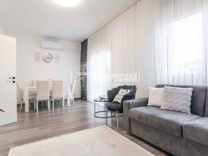 Appartamento trilocale in vendita in Via Regina Margherita, Centro, Lurate Caccivio