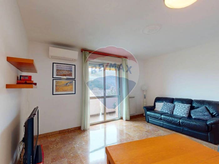 Appartamento trilocale in vendita in Via Rubaldo Merello, Molassana, Genova