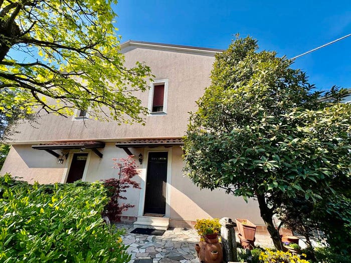 Casa trilocale in vendita in Via Brenta, Centro, Bagnolo Mella