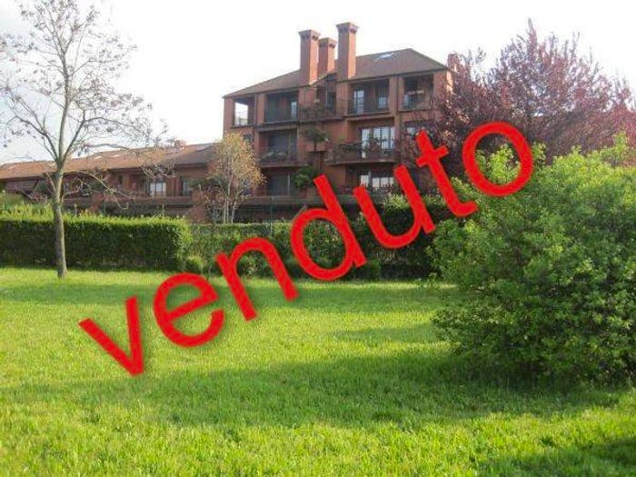 Appartamento quadrilocale in vendita in Via Tevere, Centro, Lainate