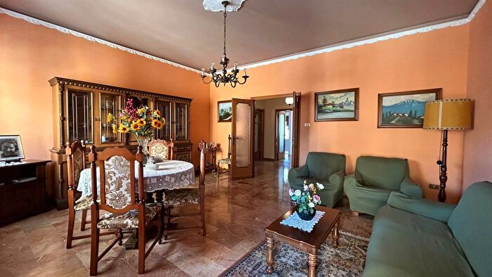 Appartamento con 8 locali in vendita in Via Martiri VI Ottobre, Lanciano