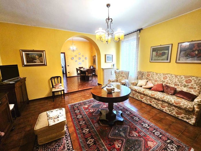 Casa con 6 locali in vendita in Piazza Bentivoglio, Centro, Gualtieri
