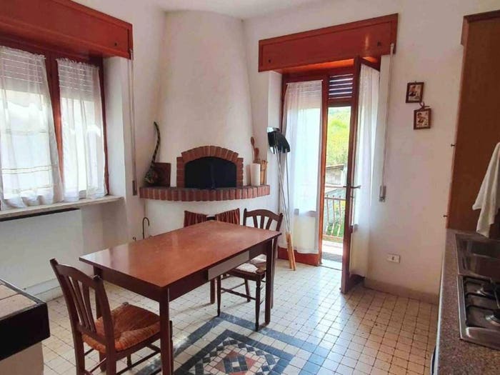 Casa quadrilocale in vendita in Via Martiri della Resistenza, San Giovanni San Bernardino, Bettola