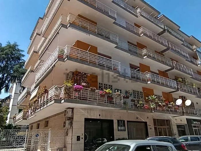 Appartamento con 6 locali in vendita in Via Alessandro De Franciscis, Centro Storico Corso Trieste, Caserta