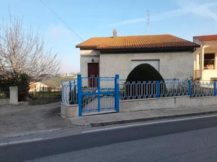 Casa trilocale in vendita in Via Madonna delle Grazie, Centro, Monteodorisio