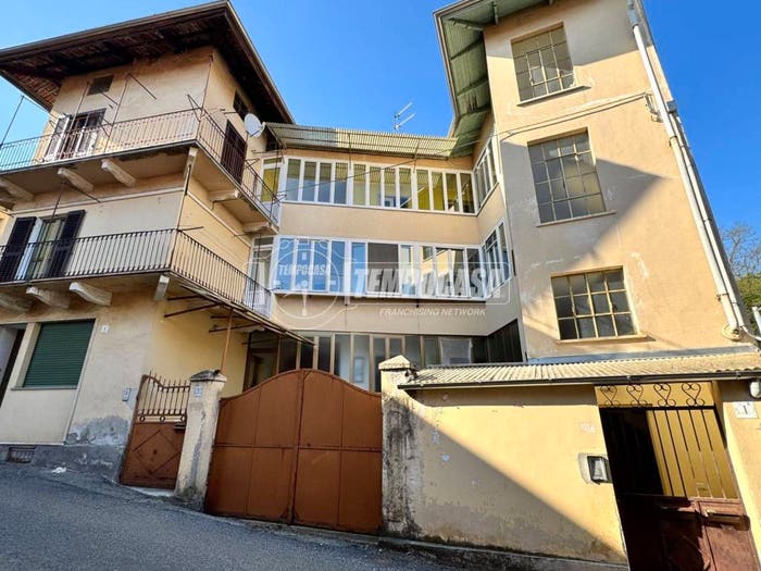 Appartamento con 6 locali in vendita in Strada Cantoni Nicodano e Sella, Vaglio, Biella