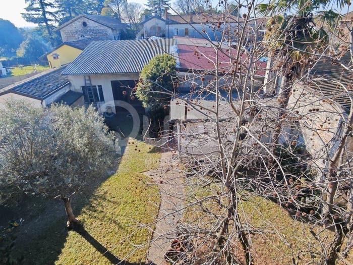 Casa con 6 locali in vendita in via roma, Buttrio