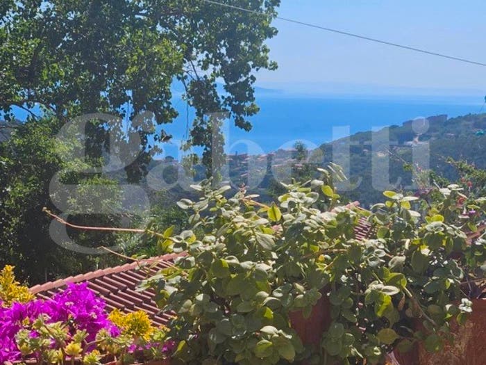 Appartamento bilocale in vendita in Rio Nell'Elba, Rio
